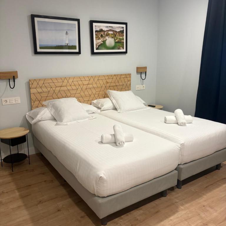 Hotel Puerto de Llanes - Double Room - Interior Facing - 8