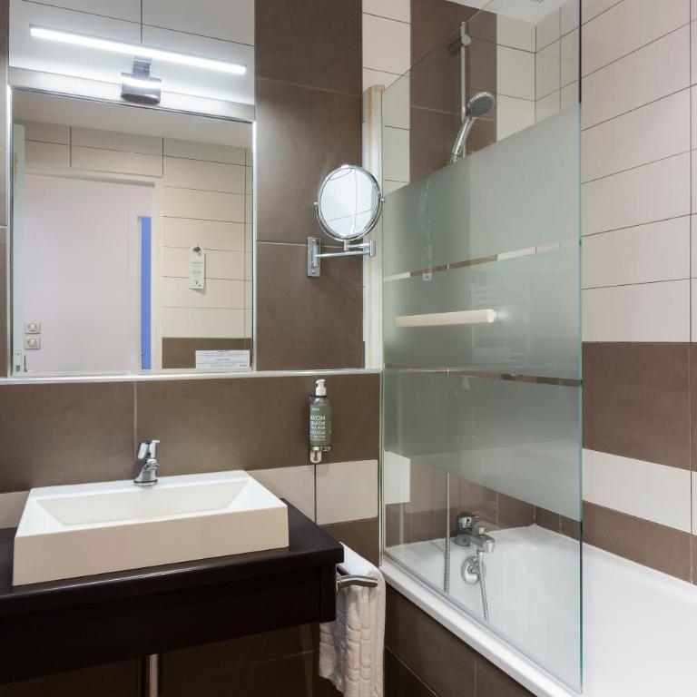 SOWELL HOTELS Domaine de la Petite Isle - Chambre Double Classique - 3