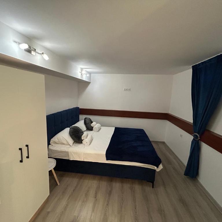 Studio apartment Bulevar - One-Bedroom Apartment - 8