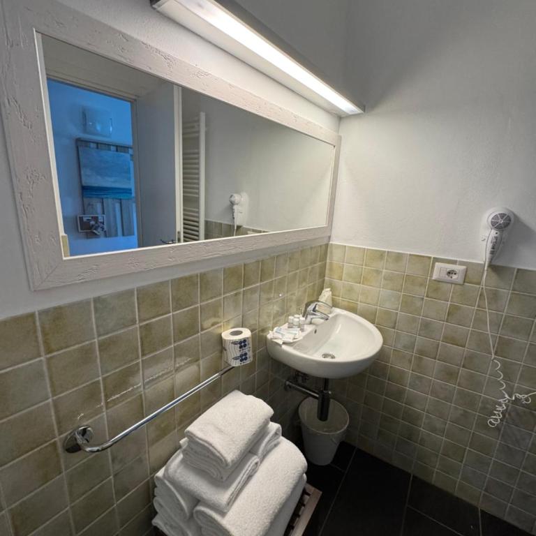 Affittacamere PZ - Camera Familiare con Vista Mare - 1