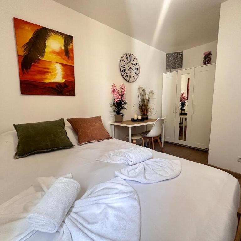Chavalliaud 12 cocon en RDC proche centre-ville - Appartement 1 Chambre - 17