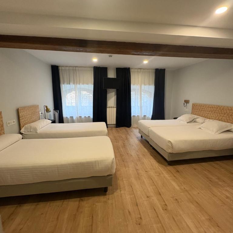Hotel Puerto de Llanes - Standard Quadruple Room - 5