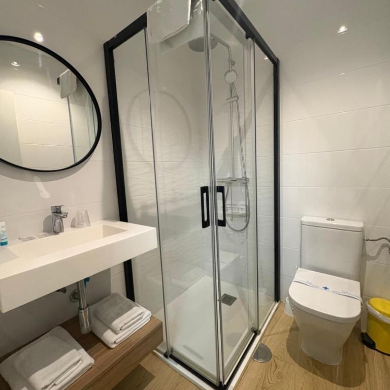 Hotel Puerto de Llanes - Double Room - Interior Facing - 10