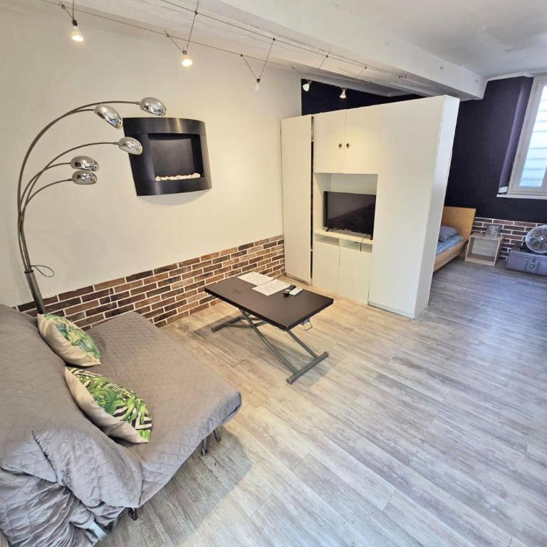 GregBnb - Studio 25m2 - Terasse 30m2 - CLIMATISÉ - Monolocale con Terrazza - 4