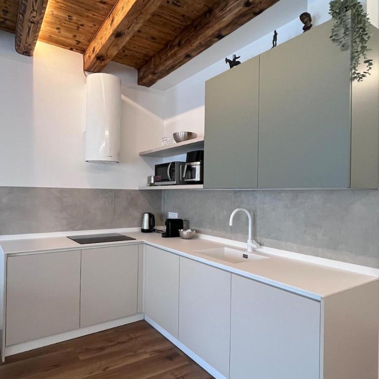 Appartamento Palazzo - Appartamento con 2 Camere da Letto - 2