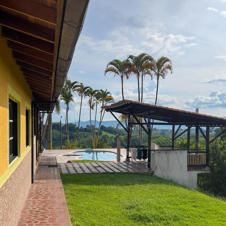 Finca La Rochelita - Casa de 8 dormitorios - 23