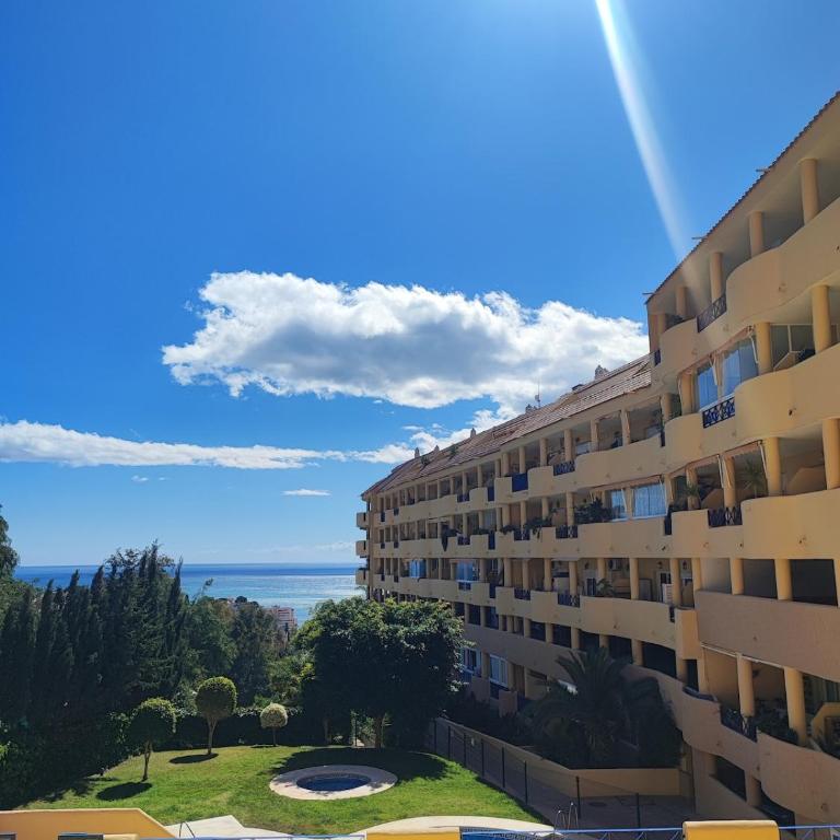 Pet friendly beautiful flat with view, 3 pools - One-Bedroom Apartment - 23