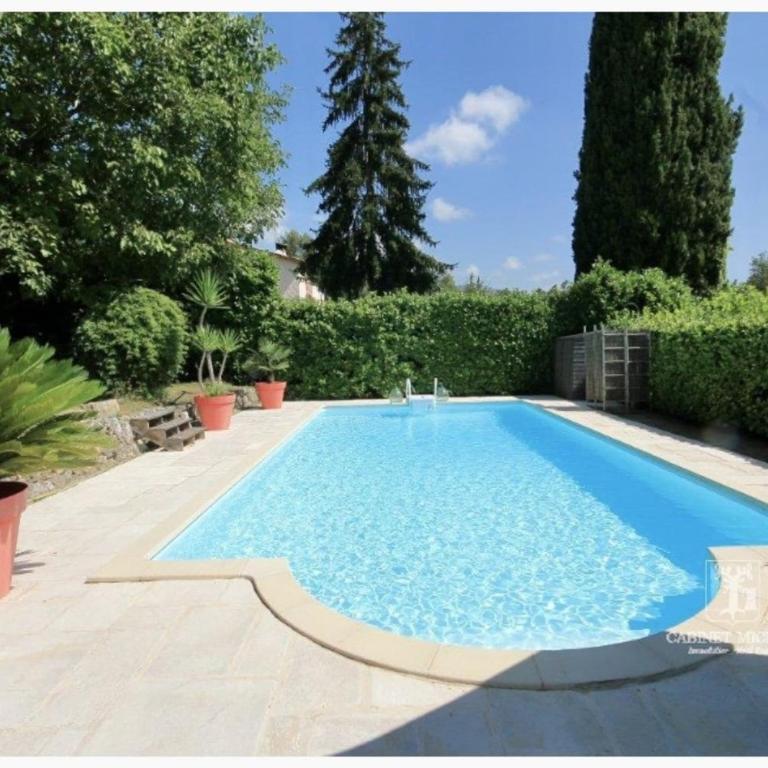 Belle et spacieuse villa - piscine - jardin - Villa - 1