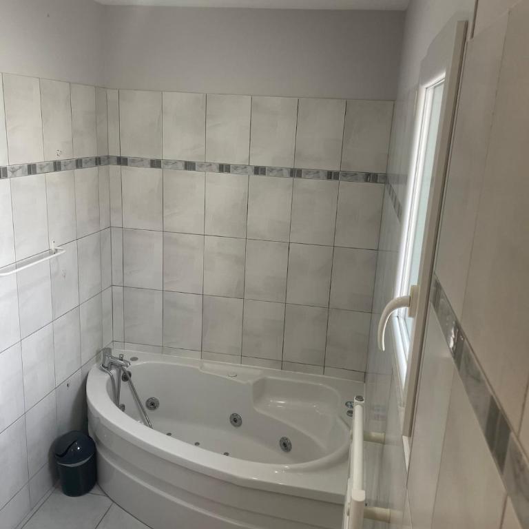 Évasion au bord de mer, appartement avec pisicne - Apartment mit 2 Schlafzimmern - 14