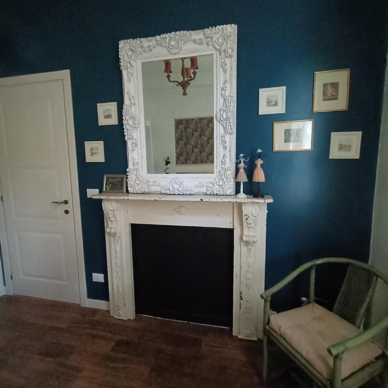 Casa Renata Romantic Fireplace - One-Bedroom Apartment - 11
