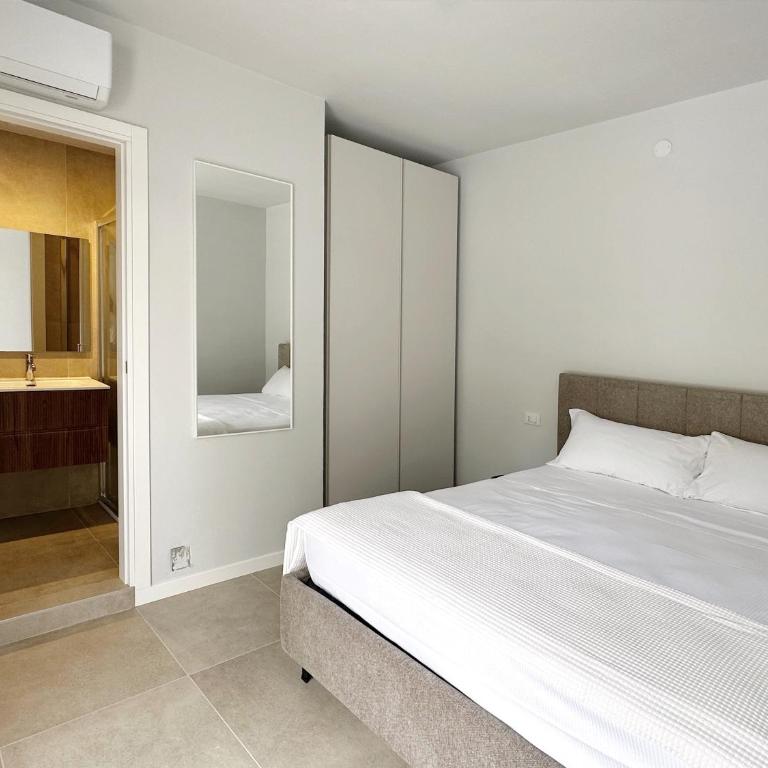 Lignano Pineta Apartment with pool - One-Bedroom Apartment with Terrace - 3