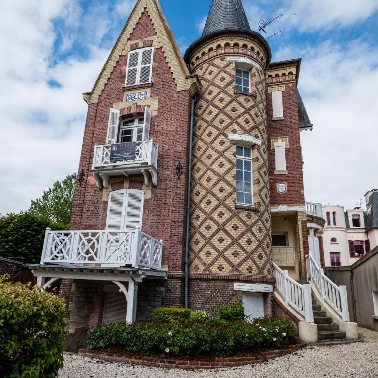 DUPLEX villa ancienne, 59 m2 , vue mer et plein centre! - Two-Bedroom Apartment - 1