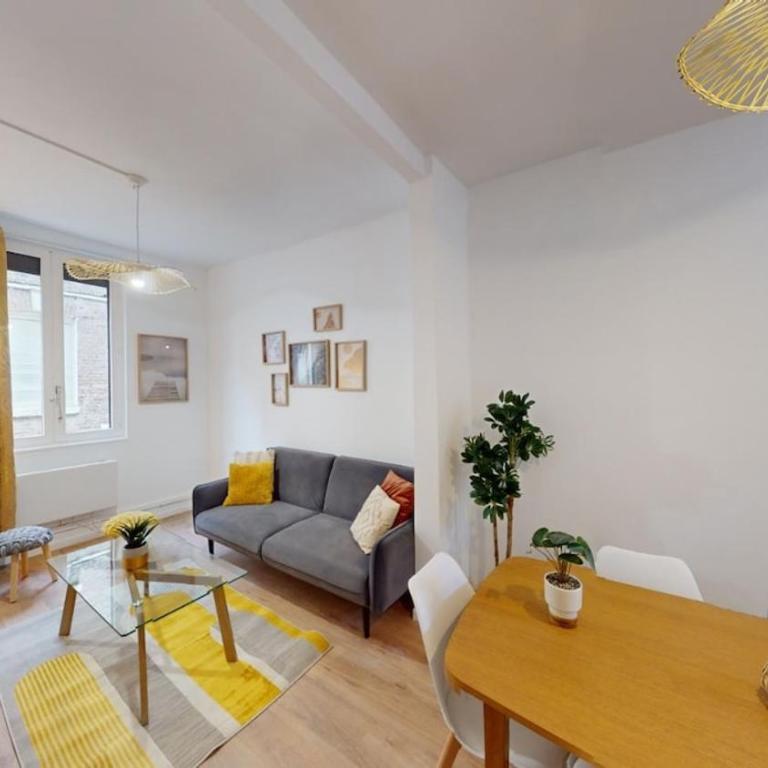 Maison cosy et calme à proximité de la gare - Four-Bedroom House - 1