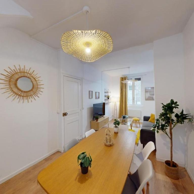 Maison cosy et calme à proximité de la gare - Four-Bedroom House - 4