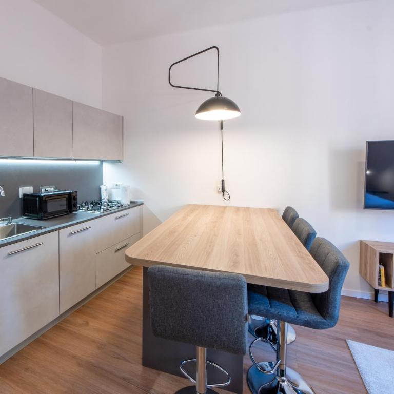 HouSmart Dimora D'Azeglio - Appartamento con 2 Camere da Letto e Vista Città - 4