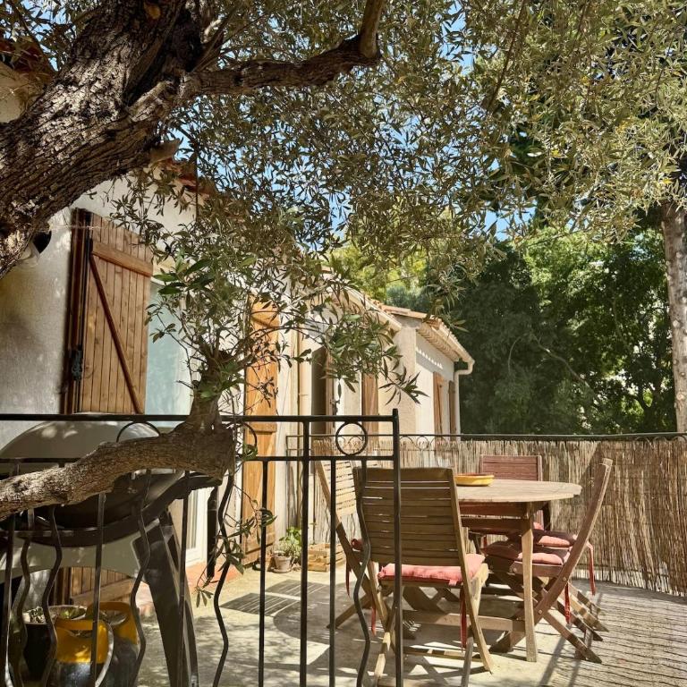 Maison avec jardin, parking et clim à 10 min à pied du Vieux Port - Two-Bedroom House - 6