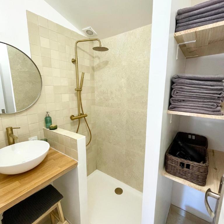 Maison avec jardin, parking et clim à 10 min à pied du Vieux Port - Two-Bedroom House - 7