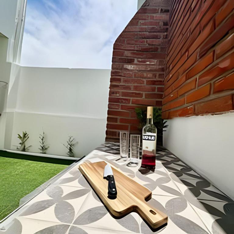House with barbecue and garage. Sea view. Sleeps 8. - Villa - 10