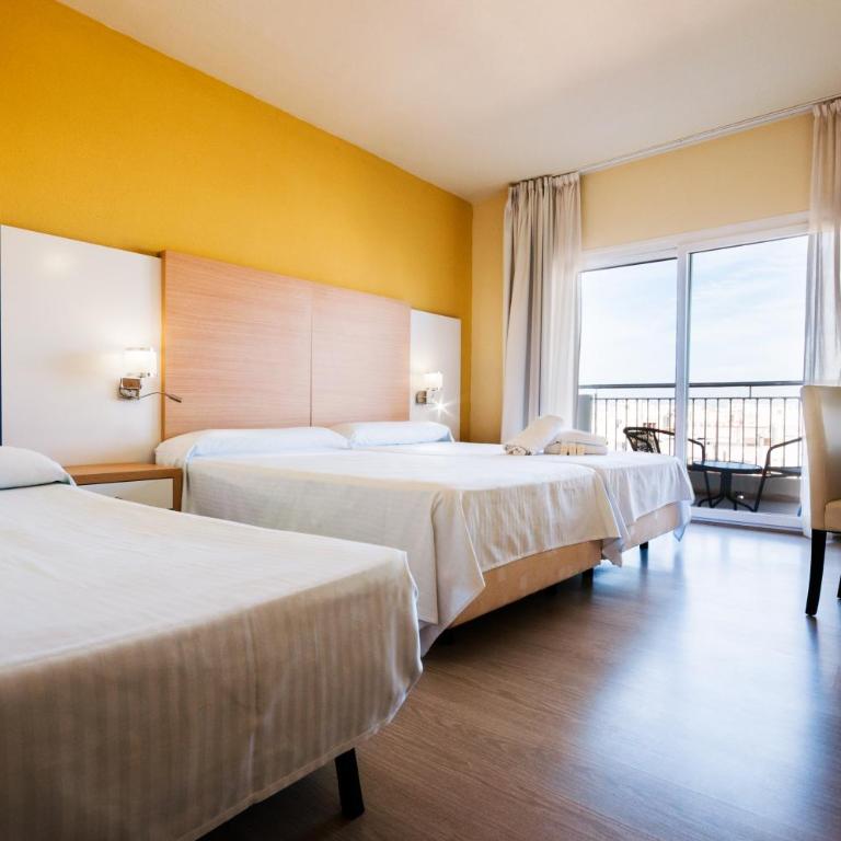 Hotel Fontana Plaza - Habitación Triple con terraza - 5