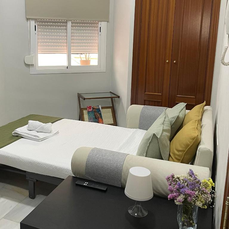 Elegancia y confort en el corazón de Málaga - Apartamento de 2 dormitorios con balcón - 30