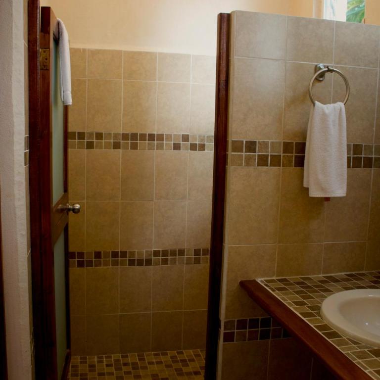 The Diving Lodge Downtown - Double Room with Extra Bed - 3