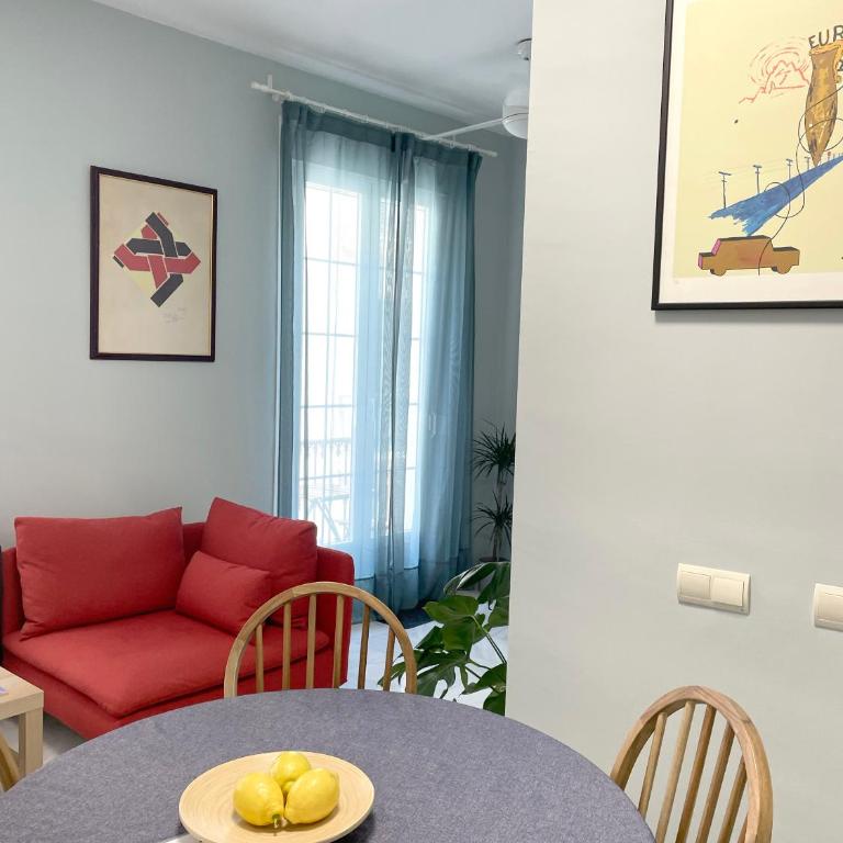 Elegancia y confort en el corazón de Málaga - Apartamento de 2 dormitorios con balcón - 6