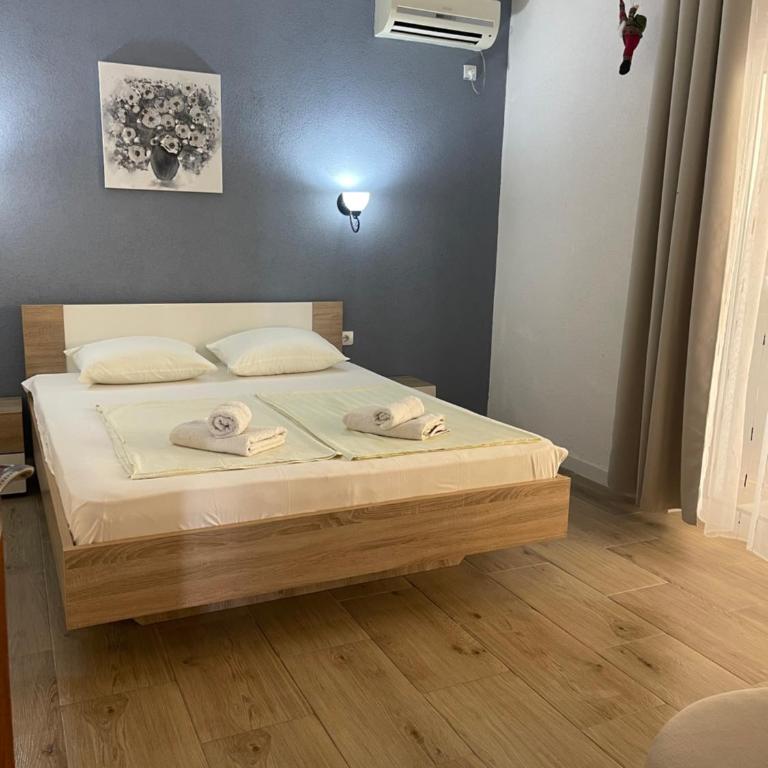 Guesthouse HHL - Liman ll - Dvokrevetna Soba sa Bračnim Krevetom i Popločanim Dvorištem - 2