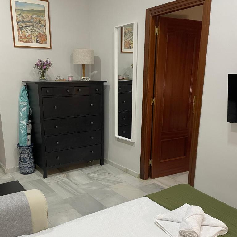 Elegancia y confort en el corazón de Málaga - Apartamento de 2 dormitorios con balcón - 26