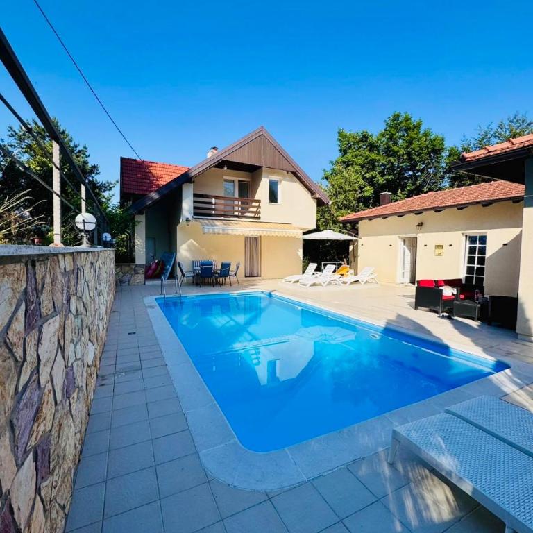 Villa RELAX Miševići - Vila sa 3 Spavaće Sobe - 27