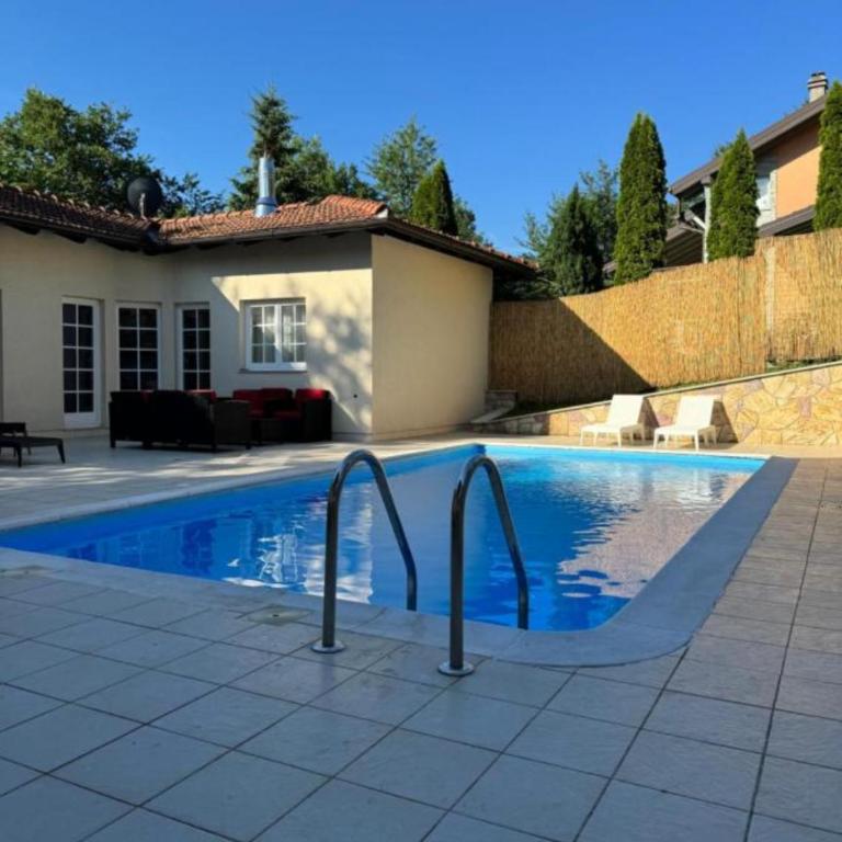 Villa RELAX Miševići - Vila sa 3 Spavaće Sobe - 24