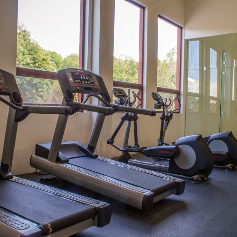 Spacious No Stairs Gated Community Pool Parking Gym - Apartamento de 3 dormitorios con balcón - 82
