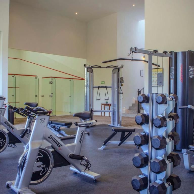 Spacious No Stairs Gated Community Pool Parking Gym - Apartamento de 3 dormitorios con balcón - 84