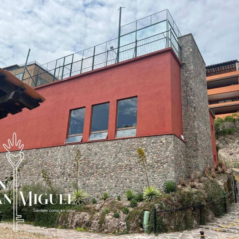 Spacious No Stairs Gated Community Pool Parking Gym - Apartamento de 3 dormitorios con balcón - 86