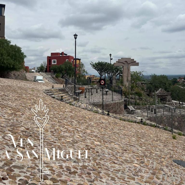 Spacious No Stairs Gated Community Pool Parking Gym - Apartamento de 3 dormitorios con balcón - 89