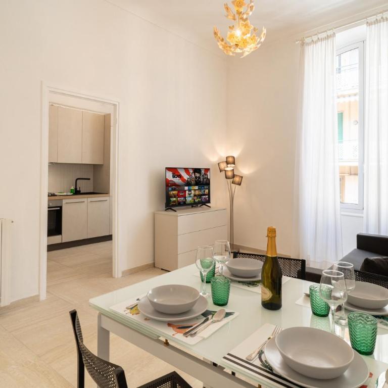 GuestHost - Center of Sanremo Apartment x6 - Two-Bedroom Apartment - 4