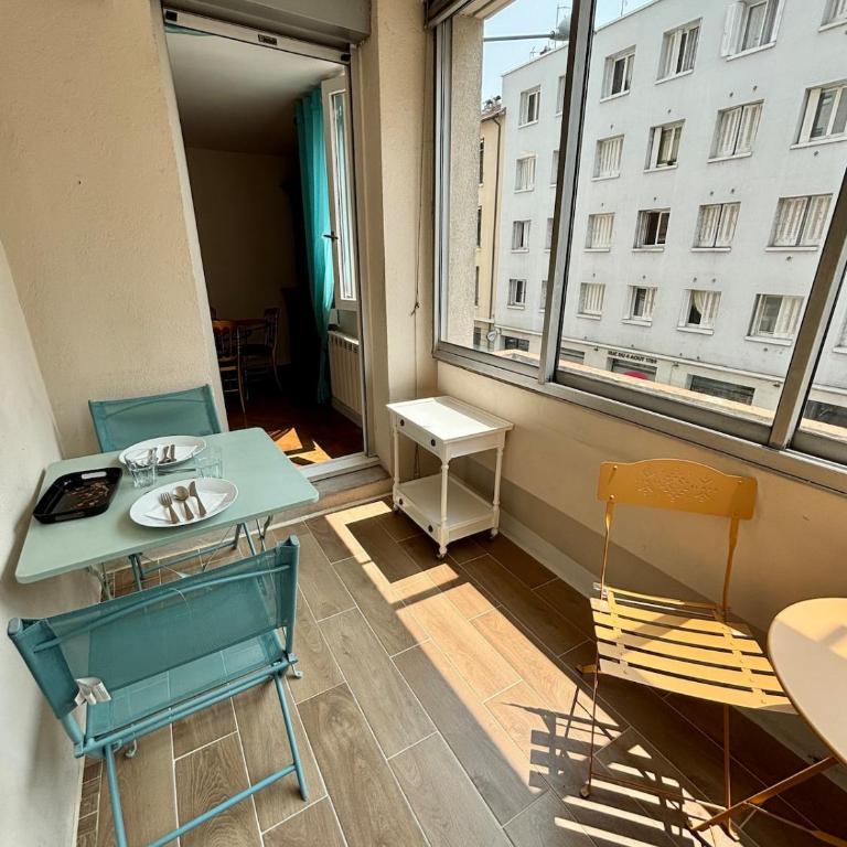 2 chambres, garage voiture, résidence calme - Appartement 2 Chambres - 18