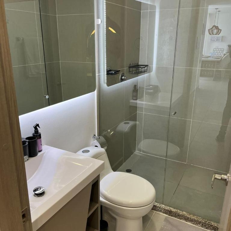 Aptos Modernos con Balcon - Two-Bedroom Apartment - 26