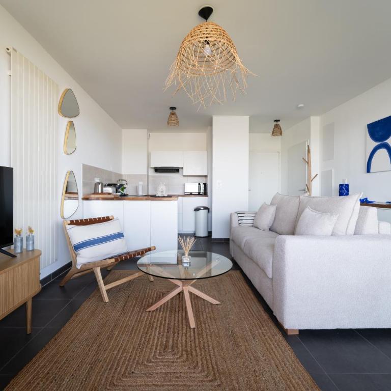 immeuble haut standing avec vue étang et parking - Appartement 1 Chambre - 6