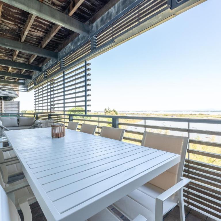 immeuble haut standing avec vue étang et parking - Appartement 1 Chambre - 23