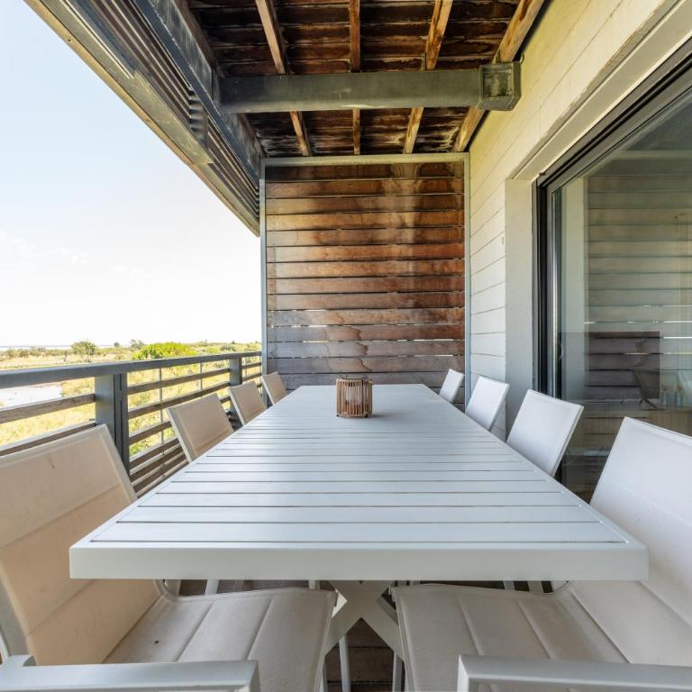immeuble haut standing avec vue étang et parking - Appartement 1 Chambre - 24