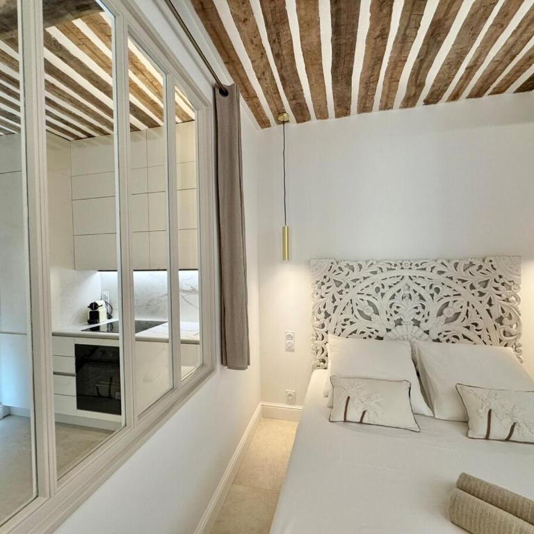 Luxe et Charme sur les Remparts du Vieil Antibes - One-Bedroom Apartment - 9