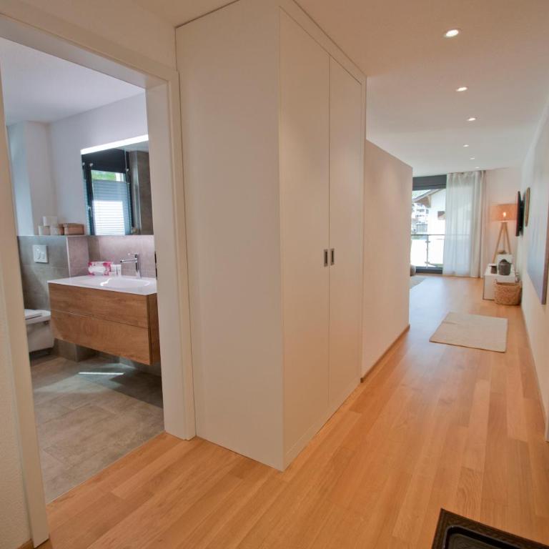 Chalet Sunnustrahl - One-Bedroom Apartment with Balcony and Mountain View - 21