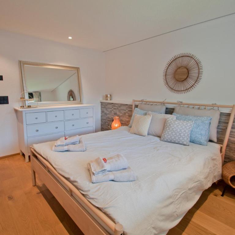 Chalet Sunnustrahl - Two-Bedroom Apartment with Mountain View - 16