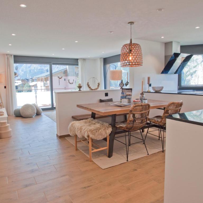 Chalet Sunnustrahl - Two-Bedroom Apartment with Mountain View - 8