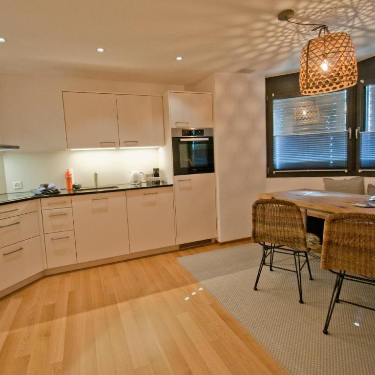 Chalet Sunnustrahl - One-Bedroom Apartment with Balcony and Mountain View - 9