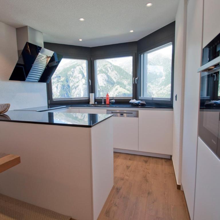 Chalet Sunnustrahl - Two-Bedroom Apartment with Mountain View - 9