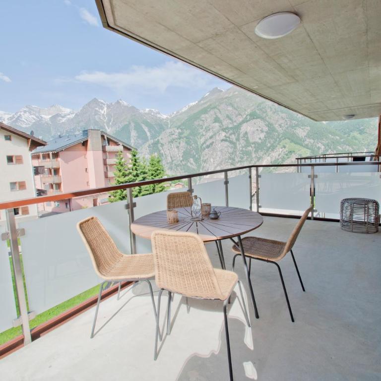 Chalet Sunnustrahl - One-Bedroom Apartment with Balcony and Mountain View - 22