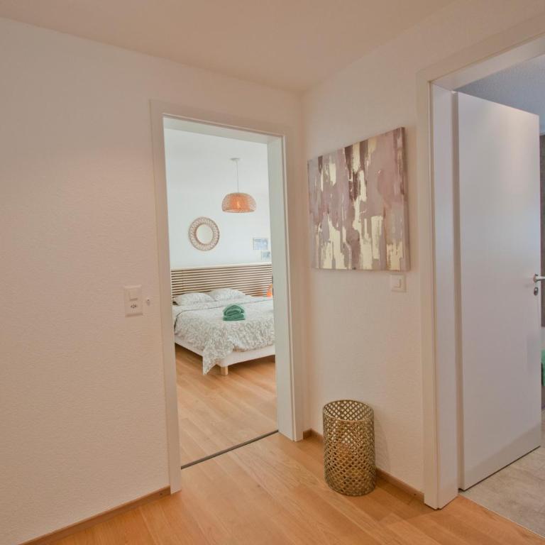 Chalet Sunnustrahl - One-Bedroom Apartment with Balcony and Mountain View - 19