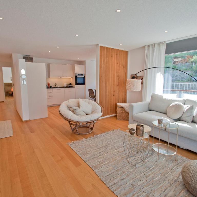 Chalet Sunnustrahl - One-Bedroom Apartment with Balcony and Mountain View - 2