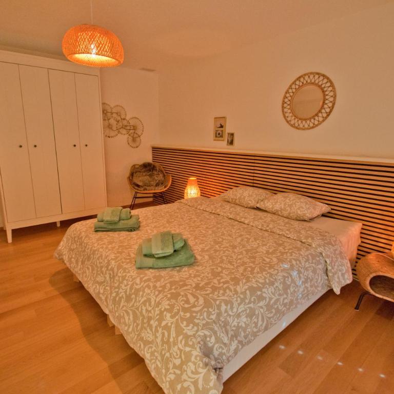 Chalet Sunnustrahl - One-Bedroom Apartment with Balcony and Mountain View - 16